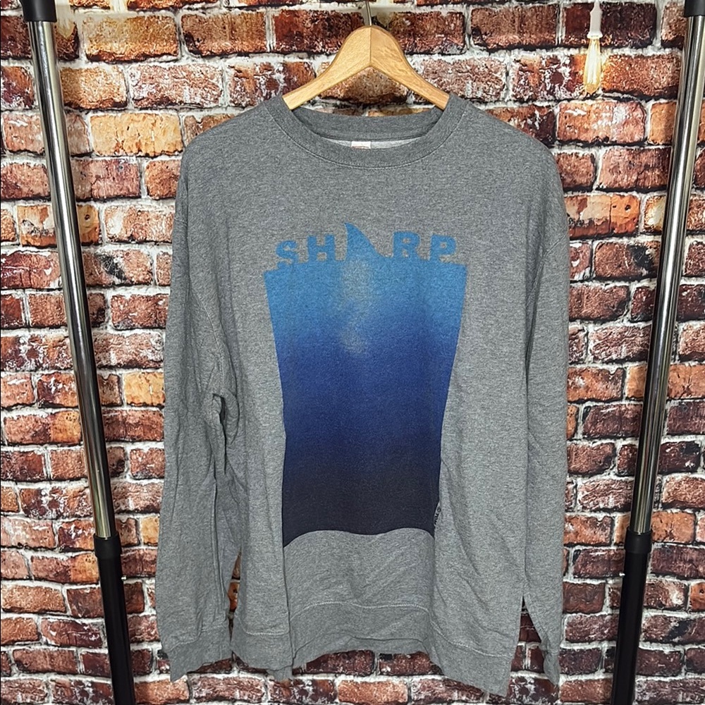Tom Sharp men’s XL crewneck sweatshirt Gray and Blue shark beach ocean